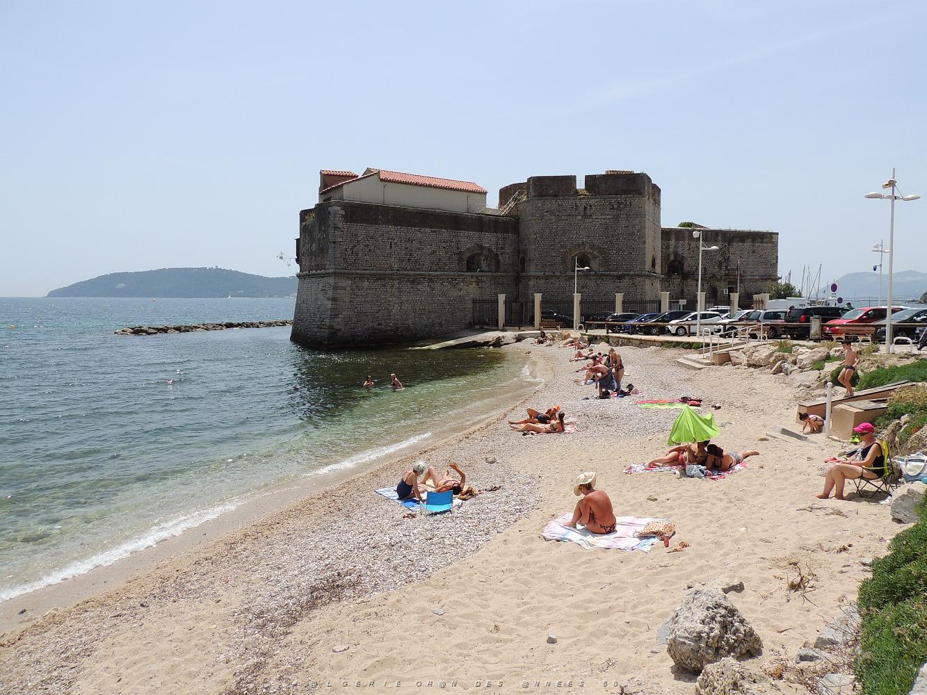 19 la Plage et son Fort.JPG -           